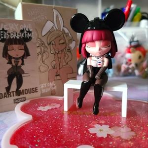 Popmart figure Darthmouse from Everyone needs breaktime